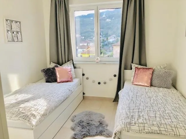 Aurora Apartman *